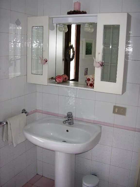 B&B Nautilus Puegnago del Garda Bed & Breakfast