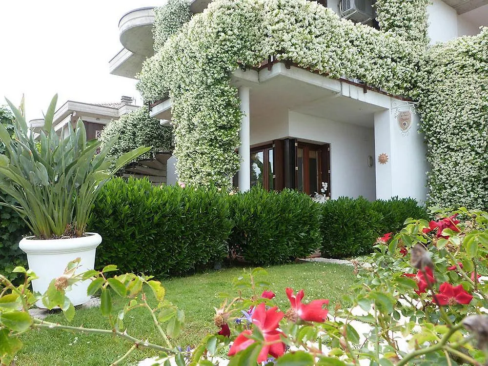 B&B Nautilus Puegnago del Garda Bed & Breakfast