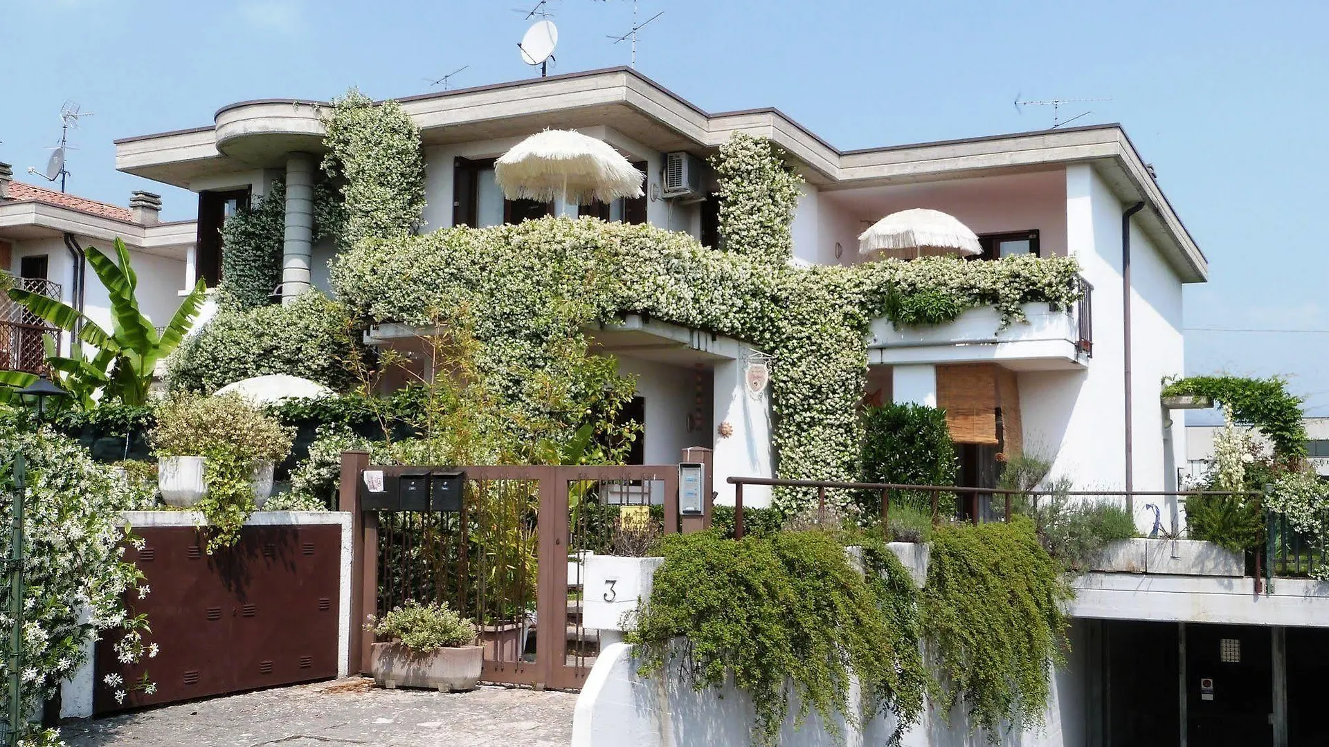B&B Nautilus location